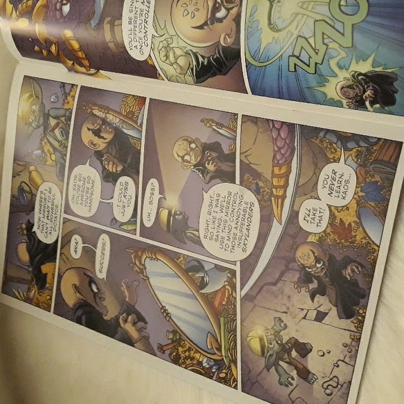 Skylanders Comic Book 2017 - Picture 6 of 6